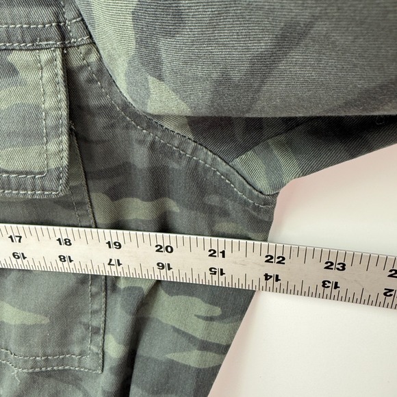 Caslon Women's Camouflage‎ Military Jacket Sz L Green Studded Chore Barn Country - Picture 8 of 14